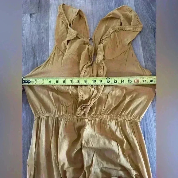 Women’s mustard yellow jumpsuit Size medium Frayed collar & button back Summer - Picture 9 of 10